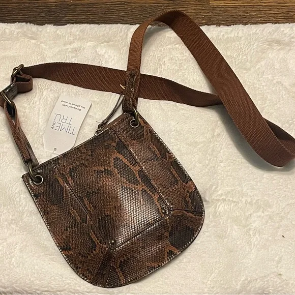 Time and Tru animal print women’s small Brown Crossbody Bag - Picture 12 of 14
